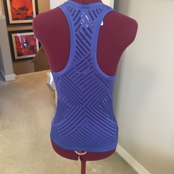 BNWT VSX/Victoria's Secret Sport Mesh Tank Top - Size M - Picture 4 of 6
